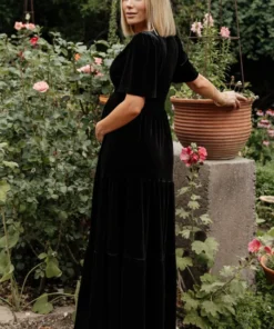 RR Artemis Velvet Maxi Dress | Black Dresses