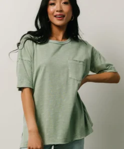 IL Aster Pocket Tee | Light Sage Tops