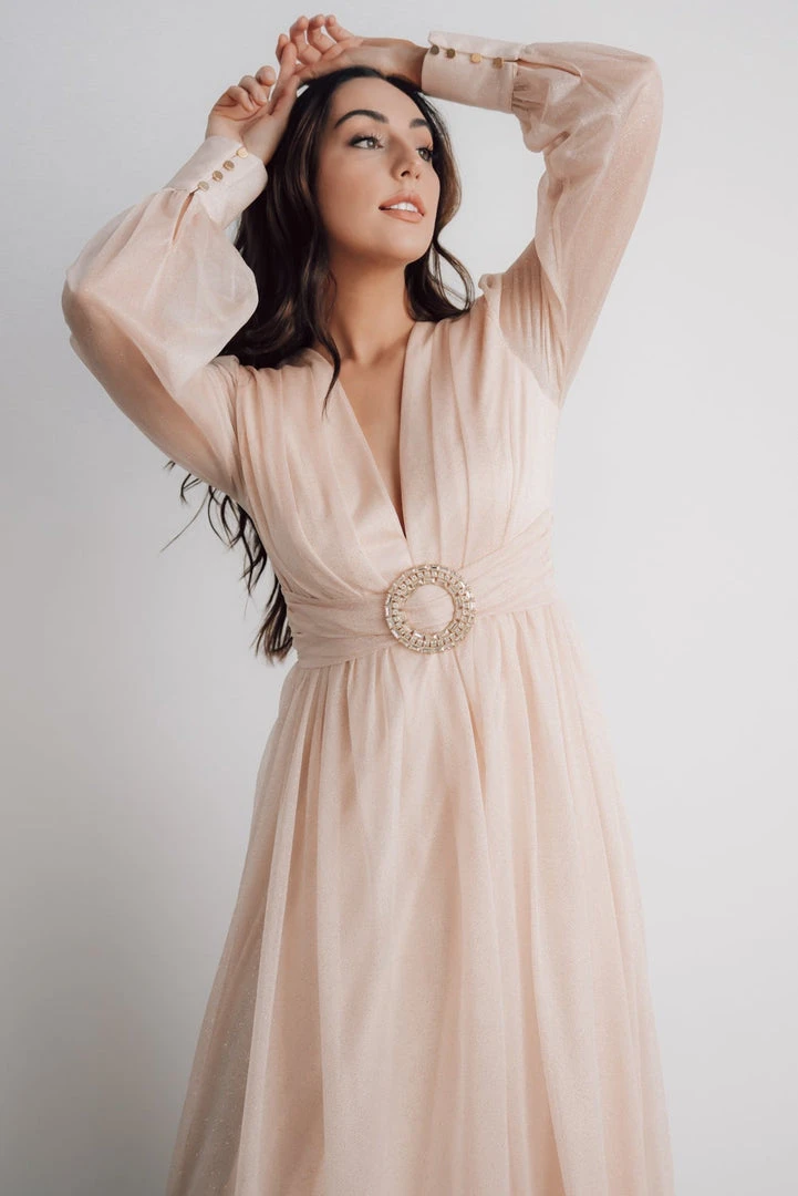 Soi Dresses Azariah Shimmer Maxi Dress | Champagne 2 Soi Dresses Azariah Shimmer Maxi Dress | Champagne