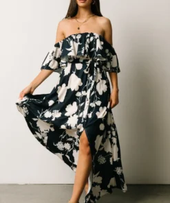 Soi Dresses Berlynn Off Shoulder Maxi Dress | Dark Blue Floral
