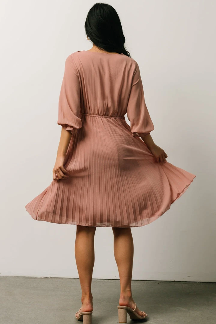 POL Dresses Brinley Pleated Dress | Dusty Mauve 3 POL Dresses Brinley Pleated Dress | Dusty Mauve