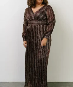 Soi Dresses Bronson Shimmer Gown | Mulberry + Gold 22 Soi Dresses Bronson Shimmer Gown | Mulberry + Gold