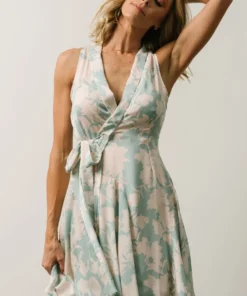 Soi Chrissy Mini Wrap Dress | Robin Blue Floral 12 Soi Chrissy Mini Wrap Dress | Robin Blue Floral