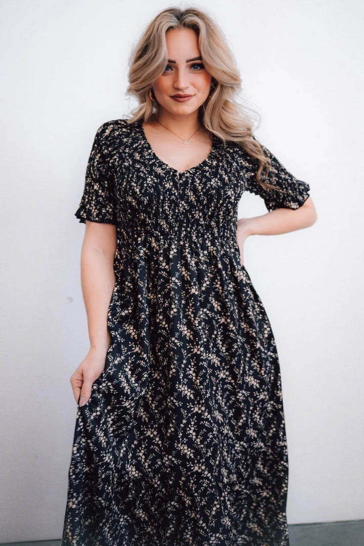 POL Lotta Smocked Maxi Dress | Black Floral Dresses 12 POL Lotta Smocked Maxi Dress | Black Floral Dresses