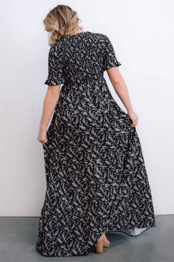 POL Lotta Smocked Maxi Dress | Black Floral Dresses 10 POL Lotta Smocked Maxi Dress | Black Floral Dresses