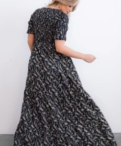 POL Lotta Smocked Maxi Dress | Black Floral Dresses 19 POL Lotta Smocked Maxi Dress | Black Floral Dresses