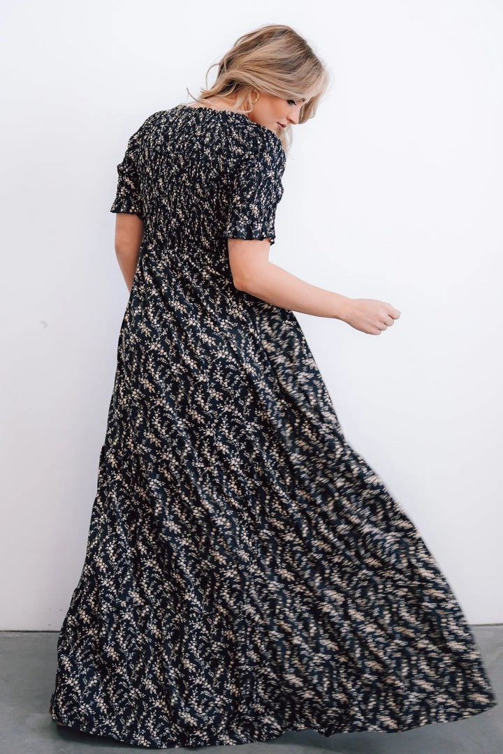 POL Lotta Smocked Maxi Dress | Black Floral Dresses 8 POL Lotta Smocked Maxi Dress | Black Floral Dresses