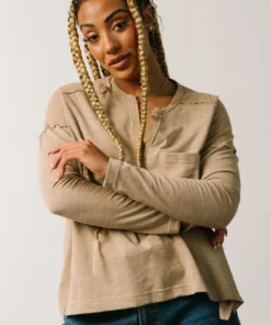 IL Mary Long Sleeve Pocket Top | Sand Tops 9 IL Mary Long Sleeve Pocket Top | Sand Tops