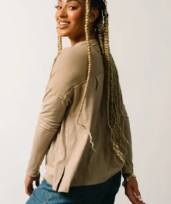 IL Mary Long Sleeve Pocket Top | Sand Tops 12 IL Mary Long Sleeve Pocket Top | Sand Tops