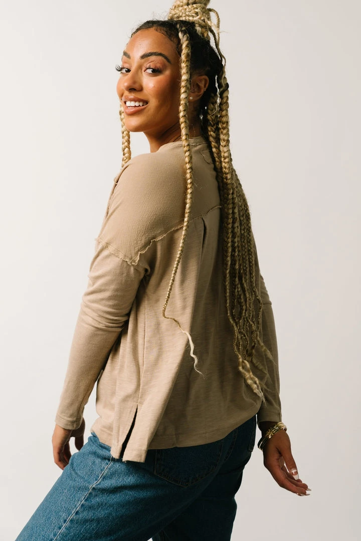 IL Mary Long Sleeve Pocket Top | Sand Tops 6 IL Mary Long Sleeve Pocket Top | Sand Tops