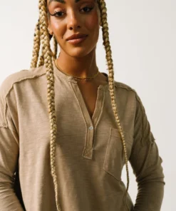 IL Mary Long Sleeve Pocket Top | Sand Tops 13 IL Mary Long Sleeve Pocket Top | Sand Tops