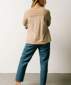 IL Mary Long Sleeve Pocket Top | Sand Tops 11 IL Mary Long Sleeve Pocket Top | Sand Tops