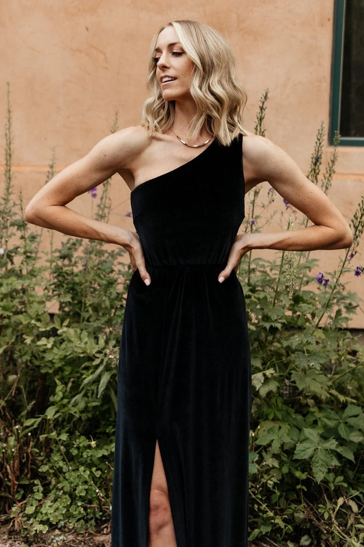 BB Custom Tatiana Velvet One Shoulder Maxi Dress | Black 4 BB Custom Tatiana Velvet One Shoulder Maxi Dress | Black