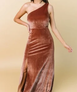 BB Custom Dresses Tatiana Velvet One Shoulder Maxi Dress | Bronze 29 BB Custom Dresses Tatiana Velvet One Shoulder Maxi Dress | Bronze